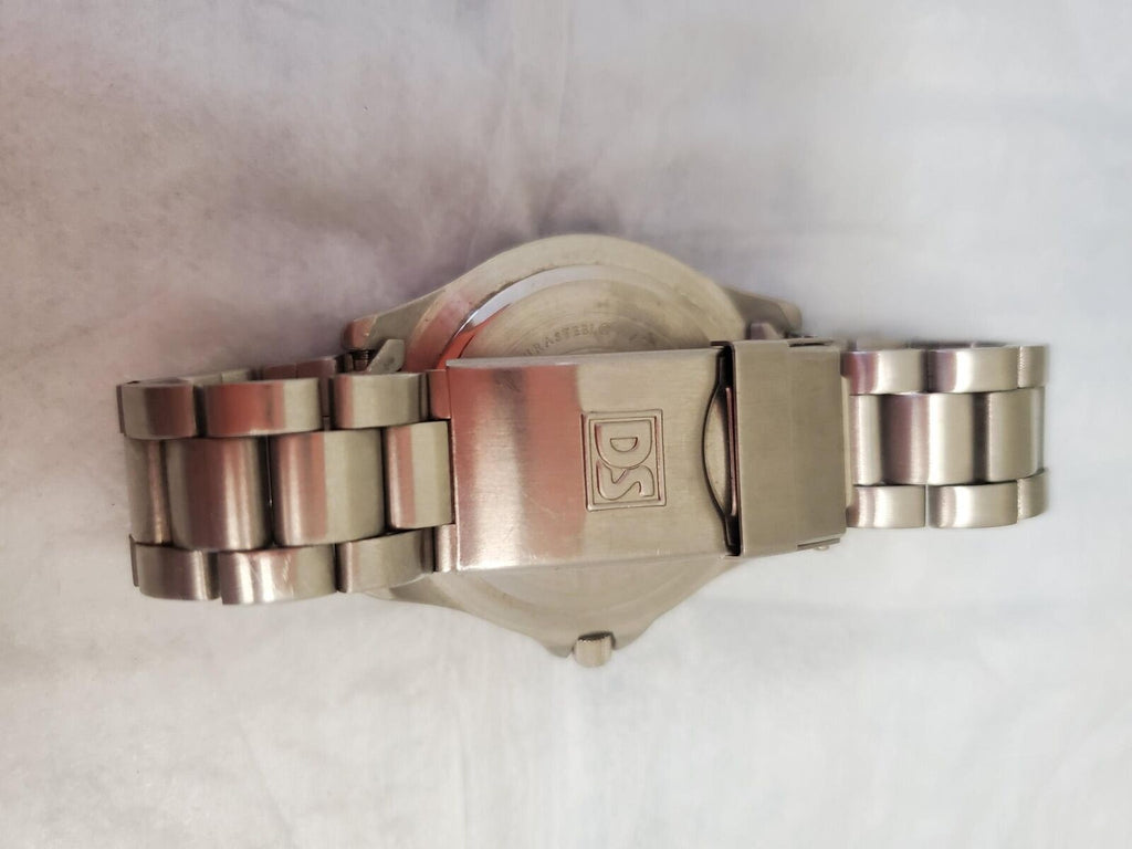 Beautiful High Quality Men's Durateel Watch