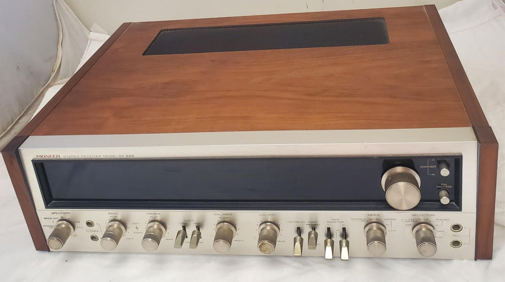 Vintage Pioneer SX-828 AM/FM Stereo Receiver -PARTS/REPAIR- Powers On