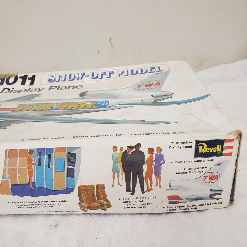 Revell Tristar L-1011 Cutaway Display plane