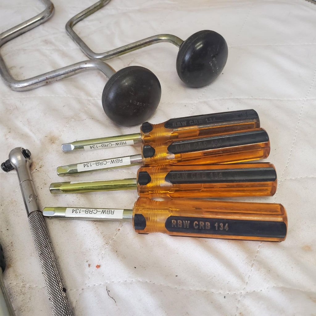 Lot of Assorted Ratchets, Drivers, Speed Handles & Other Hand Tools LOT 128