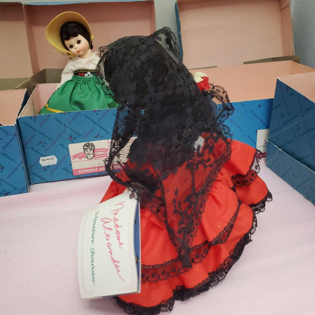 Set Of 5 Madame Alexander Friends From Foreign Lands Collection Dolls