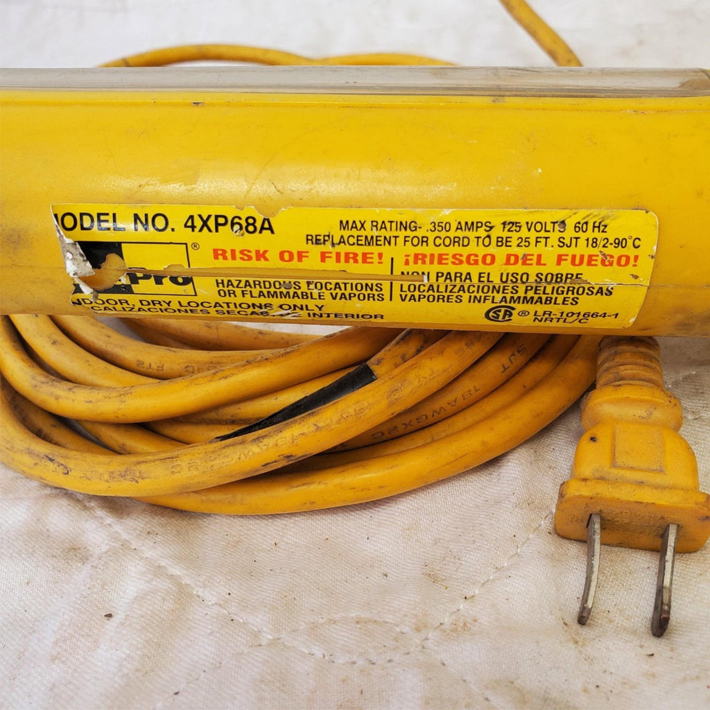 13 Watt Electric Portable Fluorescent Light LOT 375