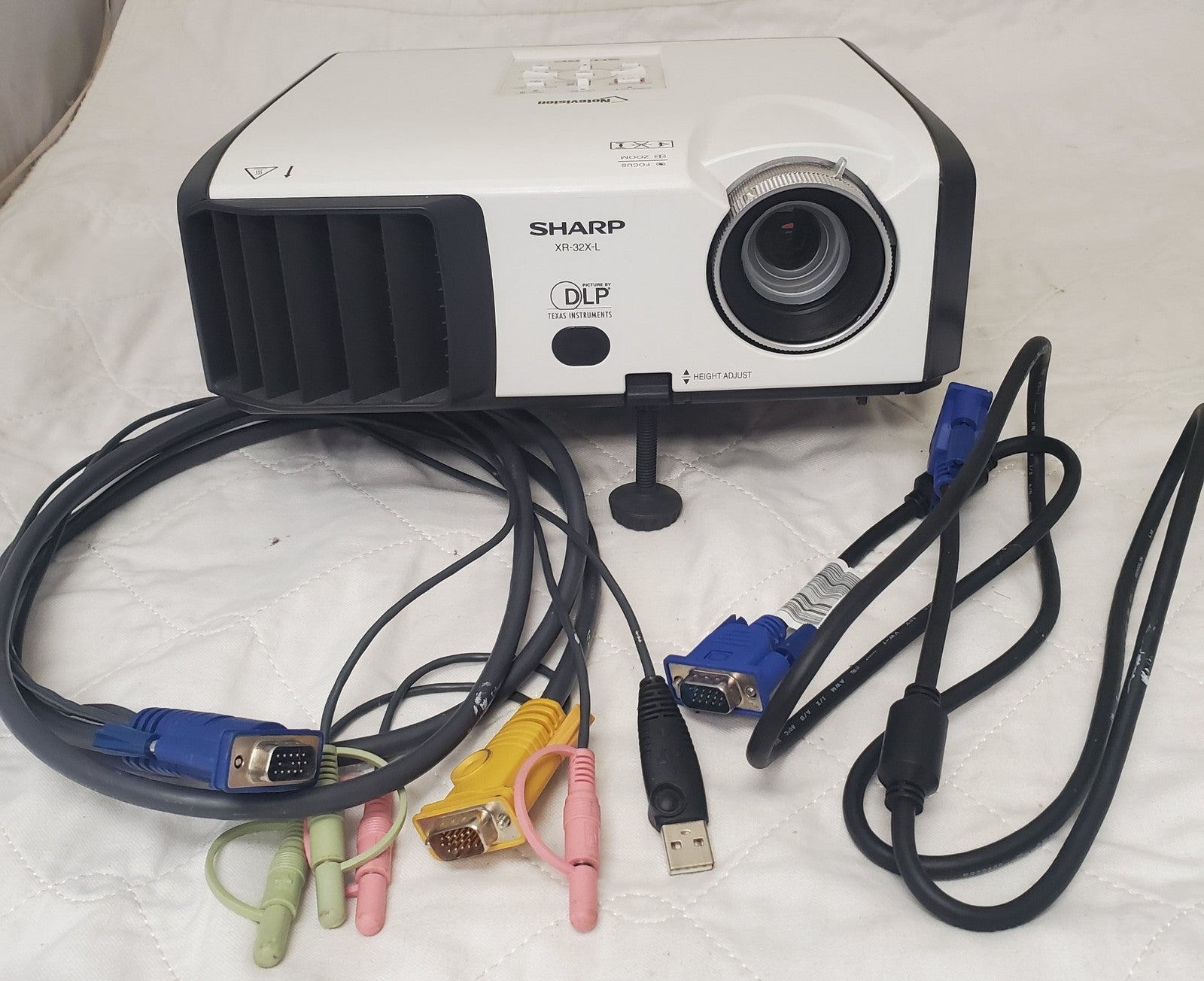Sharp Notevision Sharp Notevision XR-32X DLP Multi-Media 2600 Lumens Projector ...