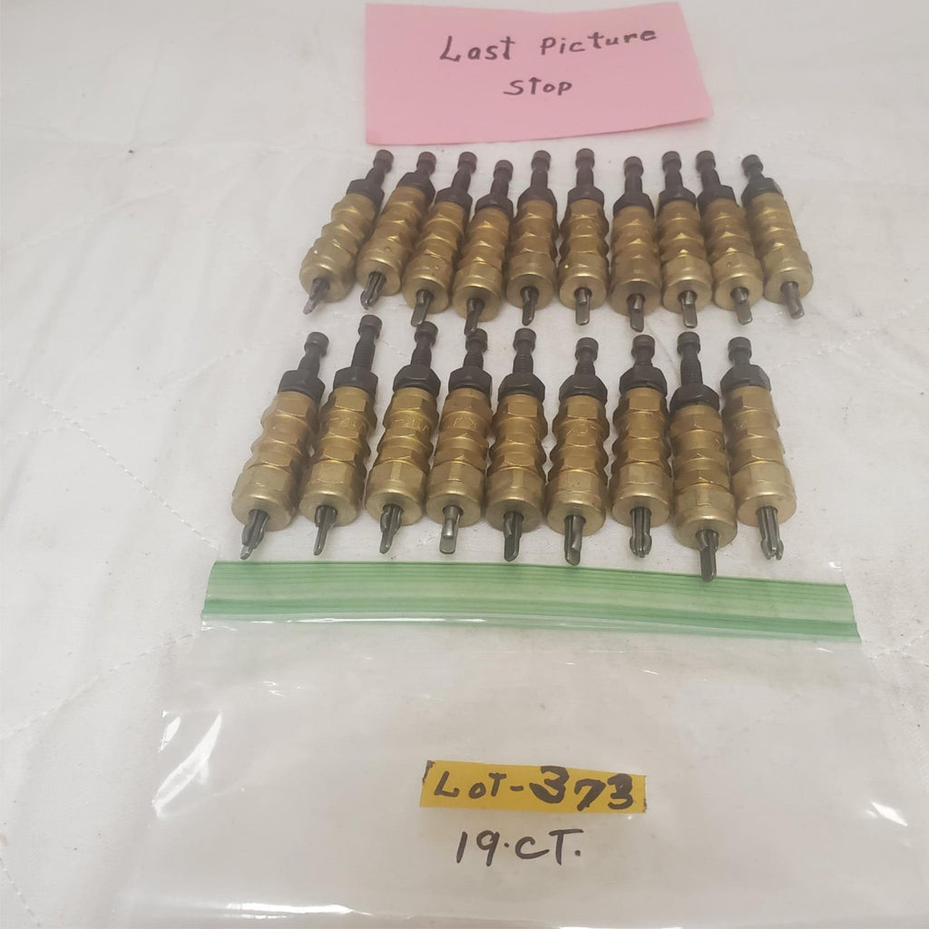 Lot of 19 Wing Nut Fasteners Clamps Wedgelock Kwik loc LOT-373