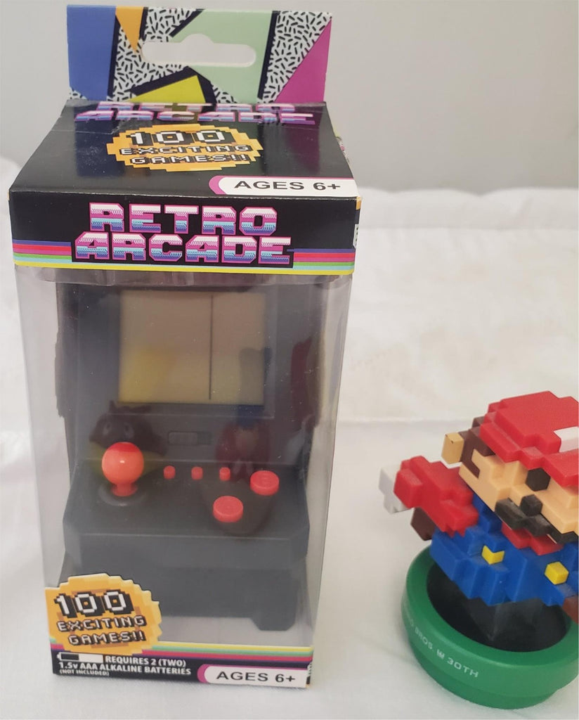 Supermario Bros. 30th Amiibo with Retro Arcade and Pez