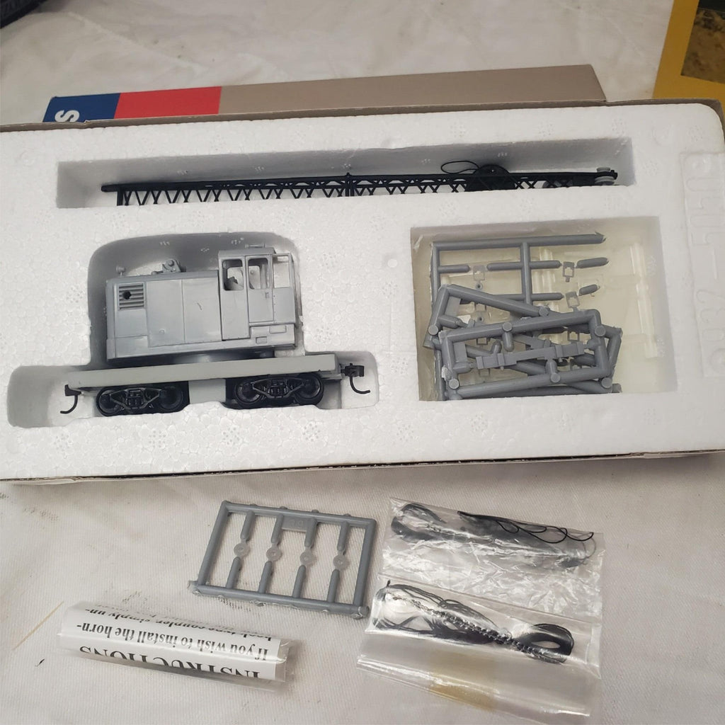 Lot of 3 Riveted Tank Car, Model Railroad & Brawa Lazarettwagen HO Set 