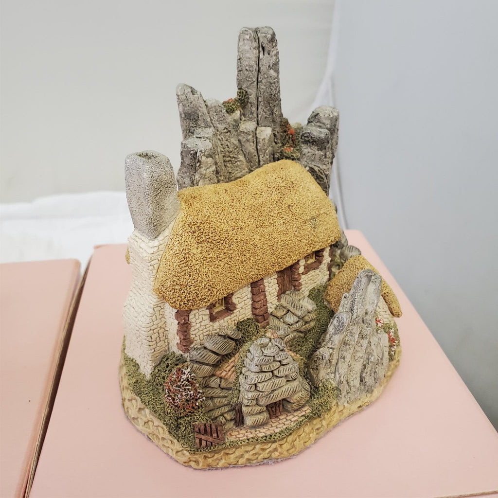 David Winter's Suffolk House &  Crofter's Cottage Figurine