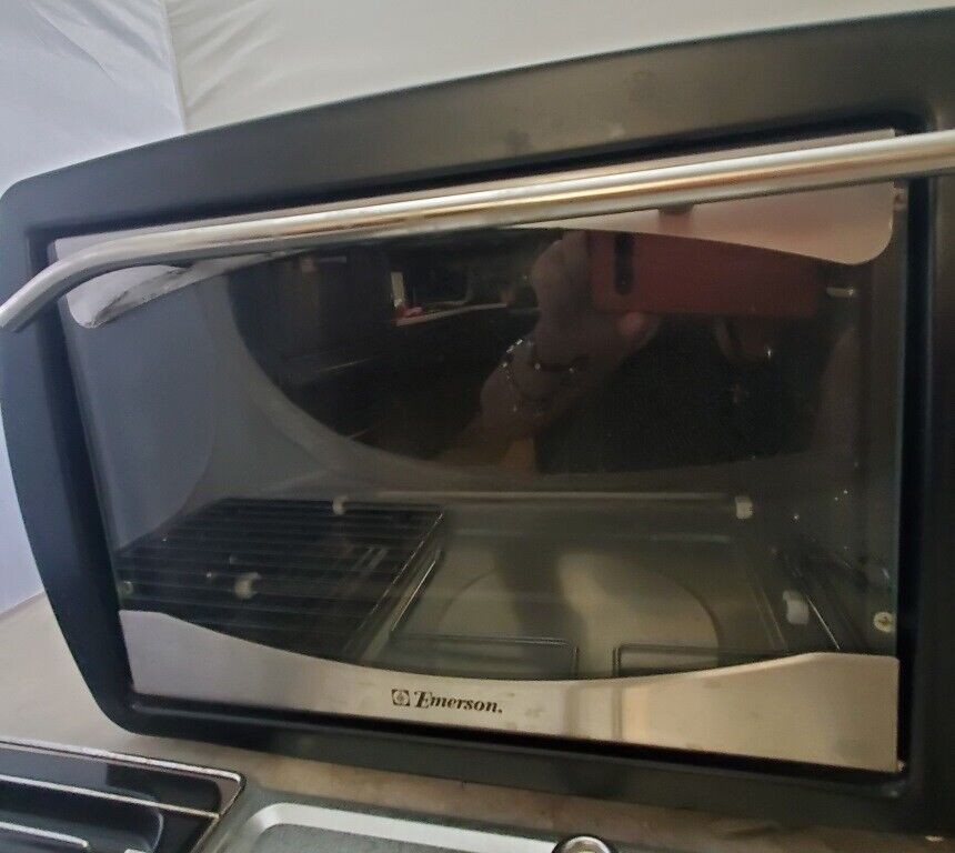 Emerson TOR23 Owners Manual 0.8 Cubic FT. Convection Toaster Oven