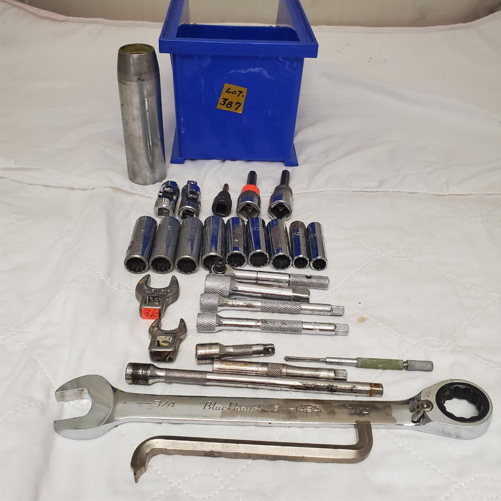 Lot of Ratcheting Wrench with Assorted Sockets Extensions Adapters LOT-387