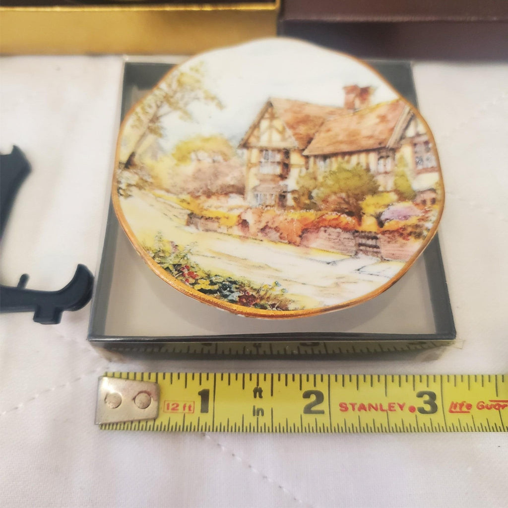 Lot of Assorted Wedgwood Queensware Plates & Miniature World of Peter Bates Post