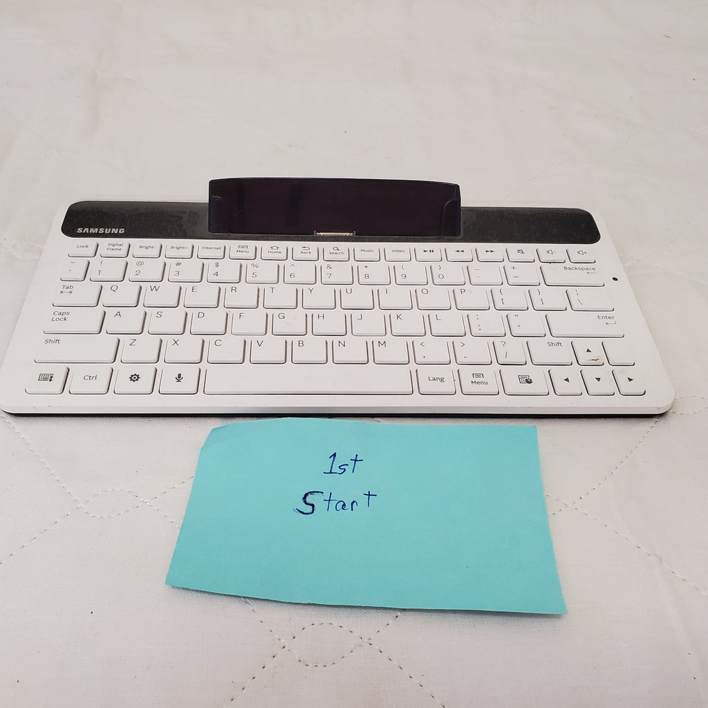 Samsung ECR-K10AWE Wireless Keyboard Dock Tablet White Good Condition