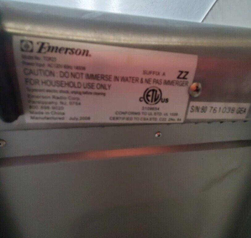 Emerson TOR23 Owners Manual 0.8 Cubic FT. Convection Toaster Oven