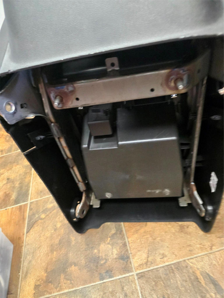 2019 - 2024 Chevy Chevrolet Silverado Jump Flip Seat Center Console L002422146
