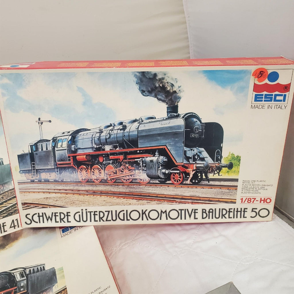 Lot of 4 ESCI & Revel 2162 1/87 Schnellzug-Lokomotive Baureihe Plastic Model kit