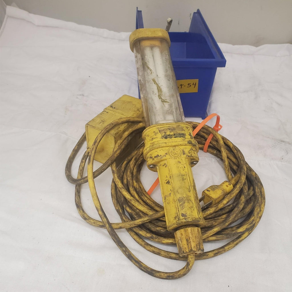 Fluorescent 13W 120V Portable Handheld Work Light LOT-54