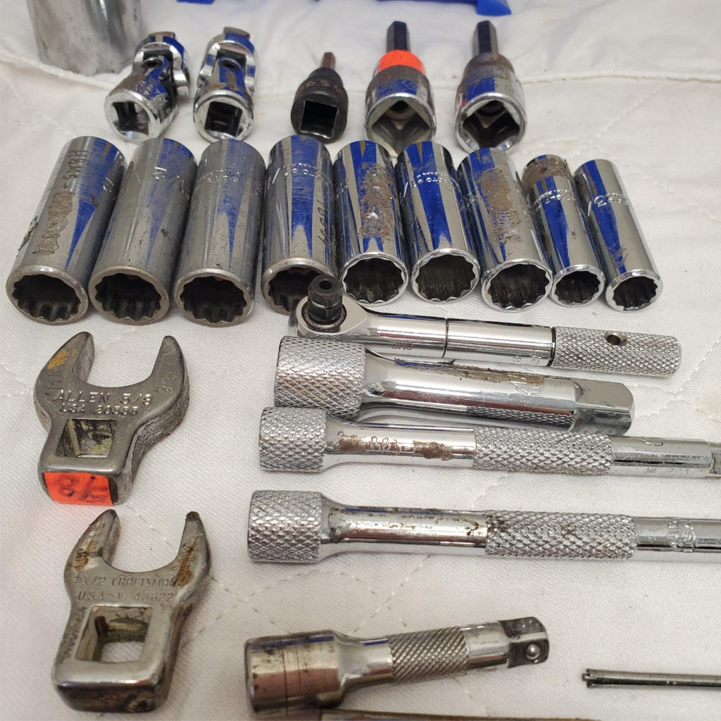 Lot of Ratcheting Wrench with Assorted Sockets Extensions Adapters LOT-387