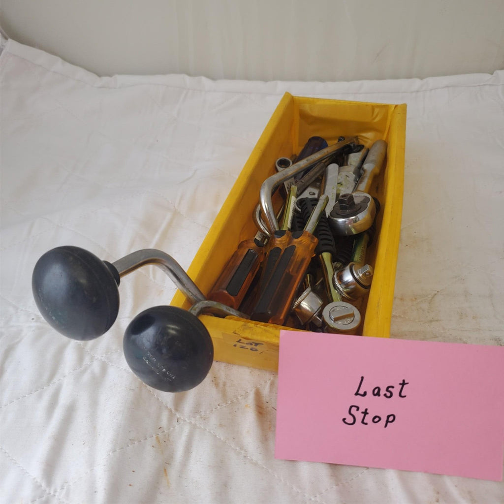 Lot of Assorted Ratchets, Drivers, Speed Handles & Other Hand Tools LOT 128