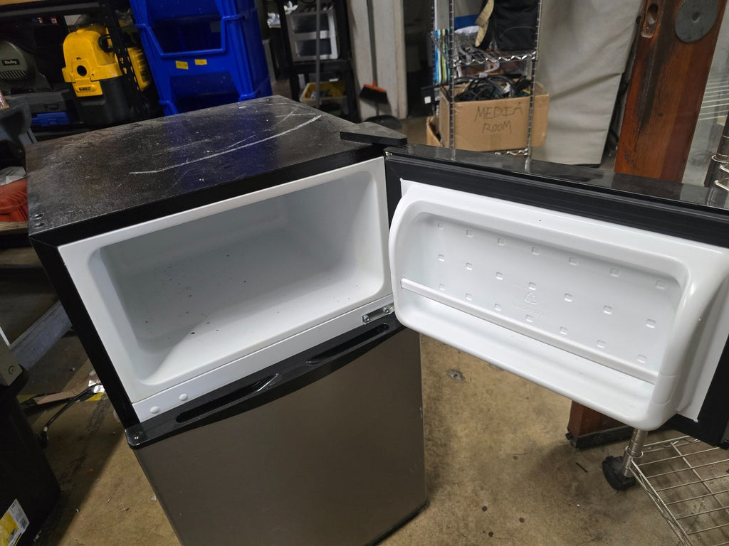 Working Electrolux FFS31B2QM Mini Refrigerator Freezer