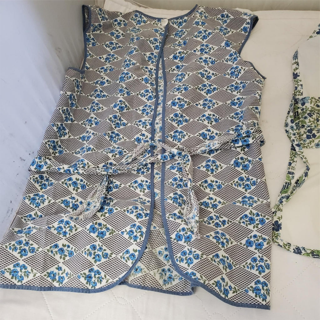 Vintage Lot of 2 Floral Flower Aprons