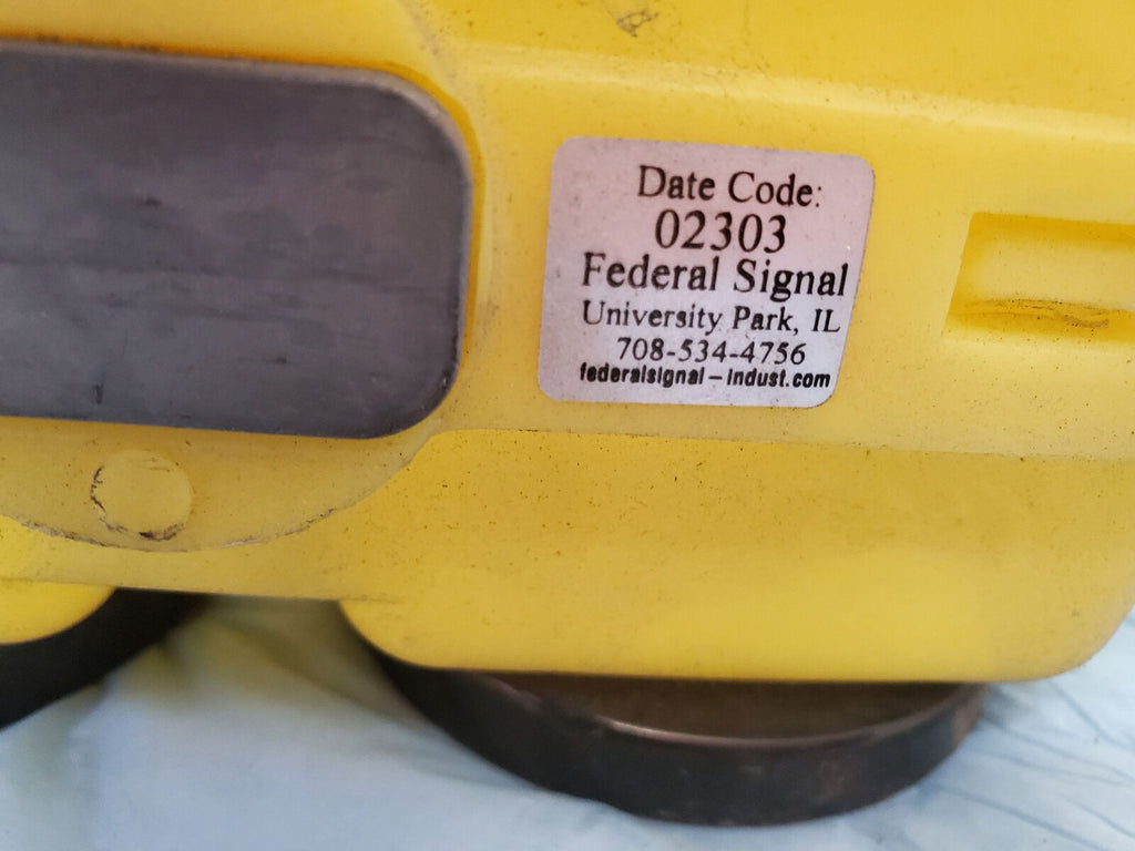 Used Federal Signal Battery Powered Strobe Warning Light Amber BPL26ST Bad light