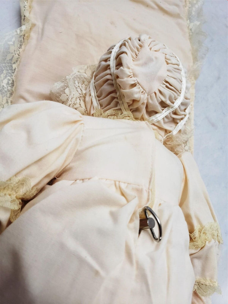 Vintage Original Heritage Dolls Porcelain Baby Bonnet Doll