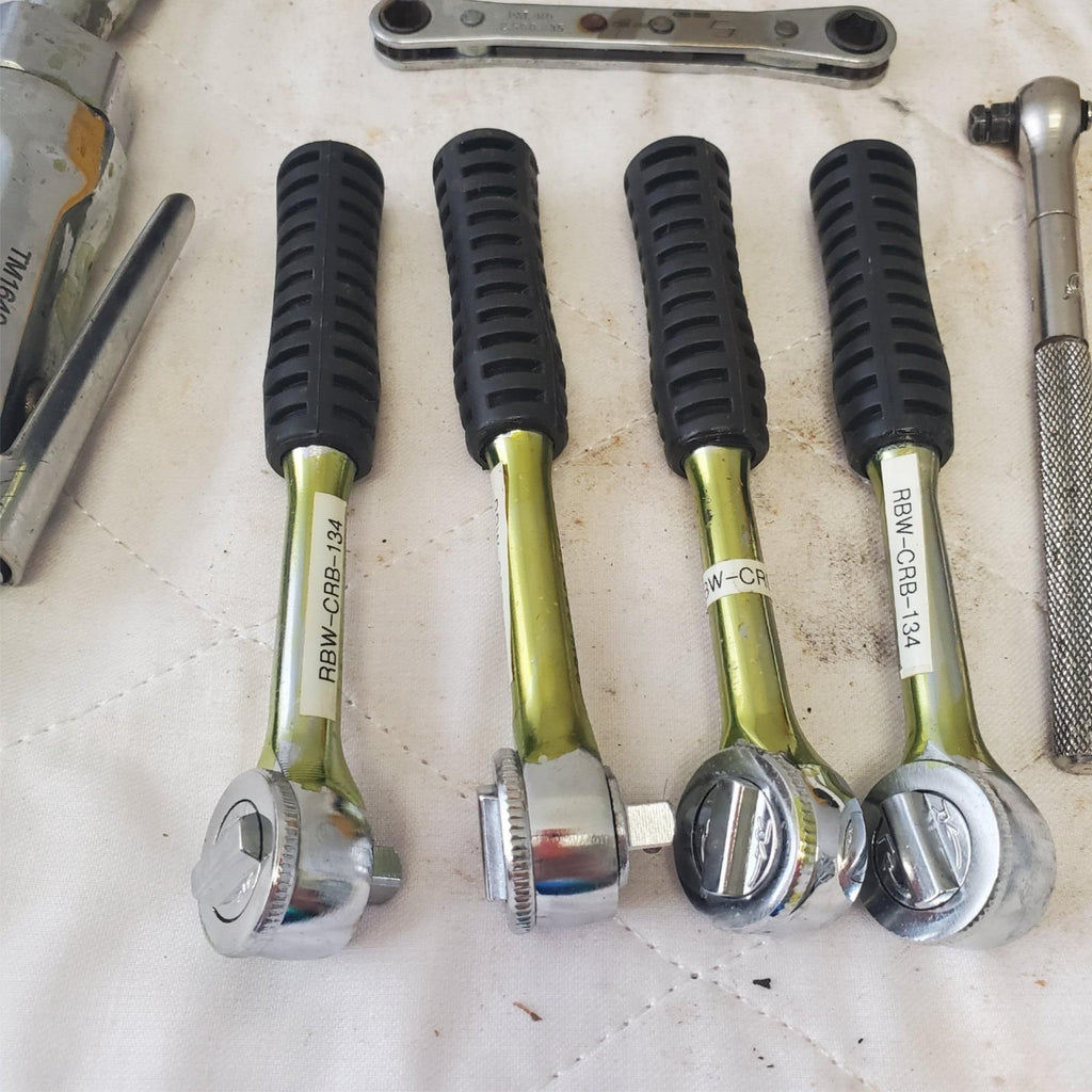 Lot of Assorted Ratchets, Drivers, Speed Handles & Other Hand Tools LOT 128