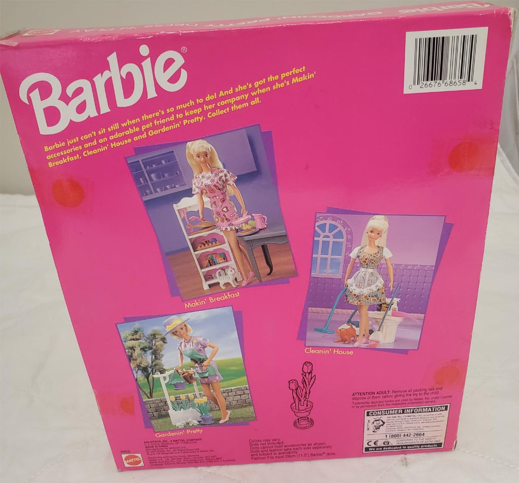 1997 Mattel Barbie Gardenin' Pretty Dress N Play Set #1