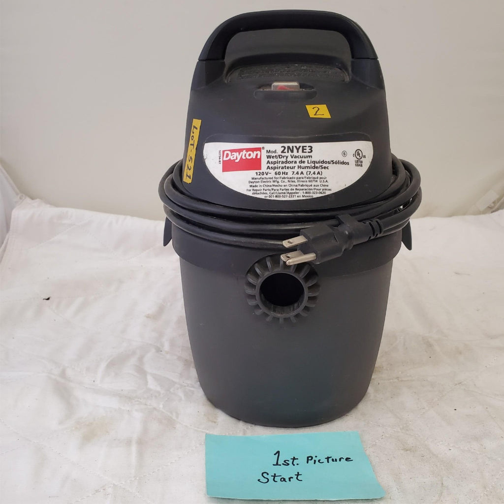 DAYTON Vacuum 2NYE3 1 1/2 gal Tank Wet/Dry Vacuum Cleaner (1) LOT 521