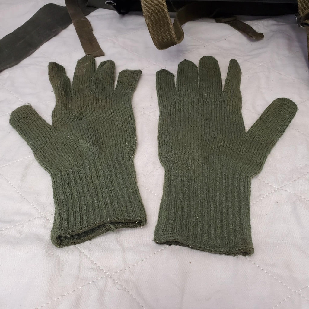 US Military Field Back Pack, Fleece Lined Canteen Canvas Pouch & Shooting Gloves