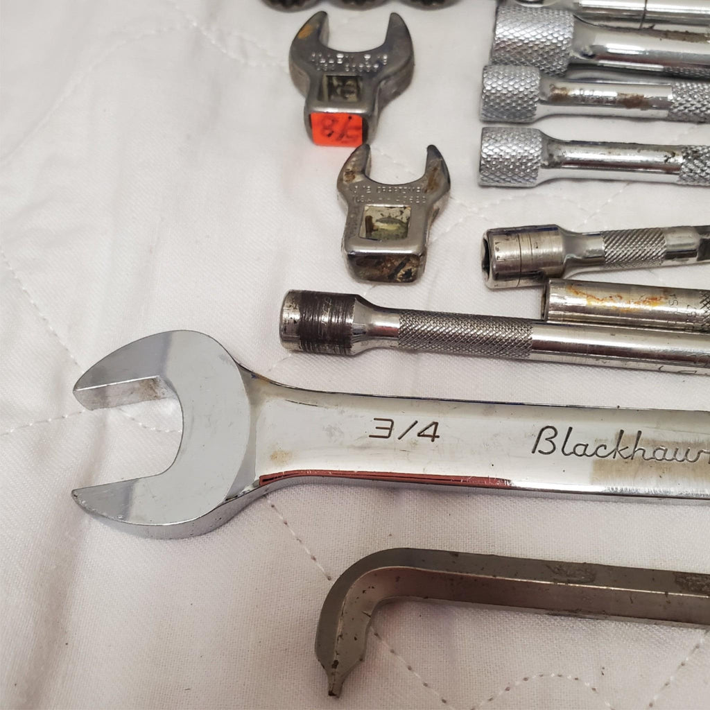 Lot of Ratcheting Wrench with Assorted Sockets Extensions Adapters LOT-387