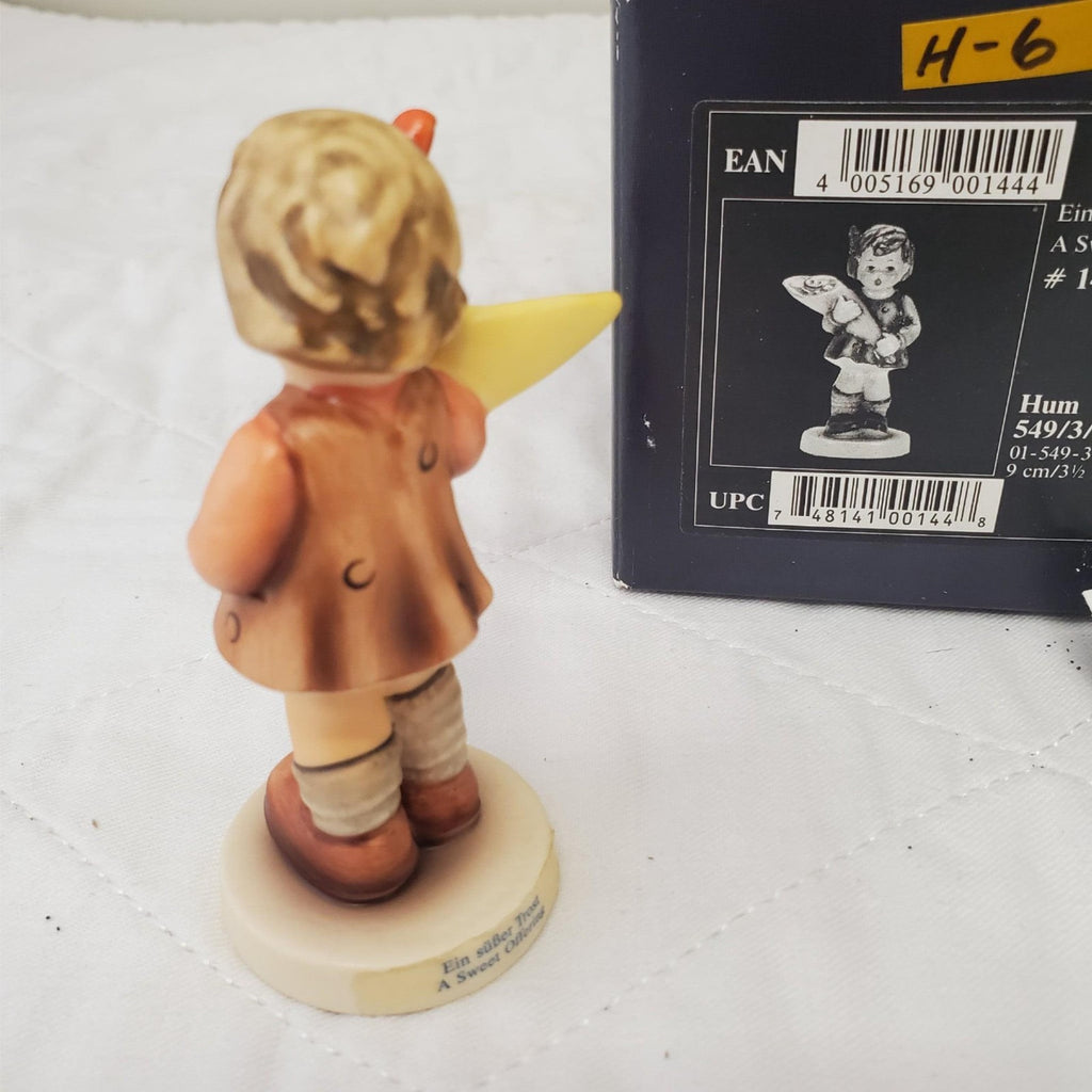 Goebel MI Hummell Club Figurine "A Sweet Offering" Hum 144 H-6
