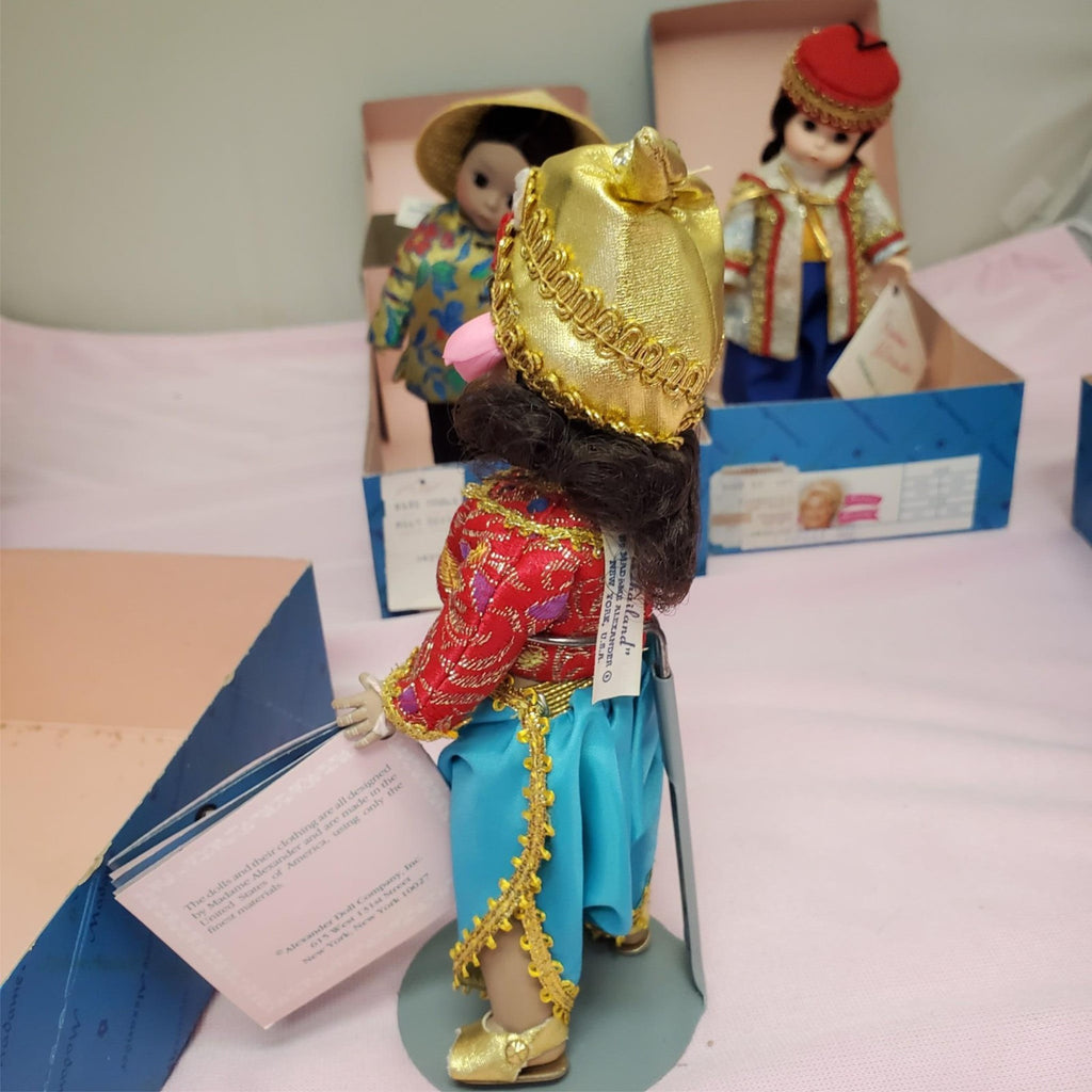 Set Of 4 Vintage Madame Alexander Miniature Showcase Series Dolls