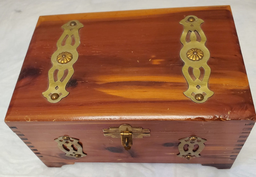 Vintage Cedar Wood Trinket Keepsake Box Dovetail Hope Chest Brass Hinges