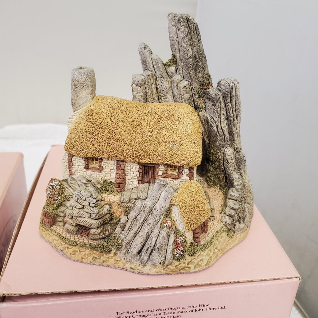 David Winter's Suffolk House &  Crofter's Cottage Figurine