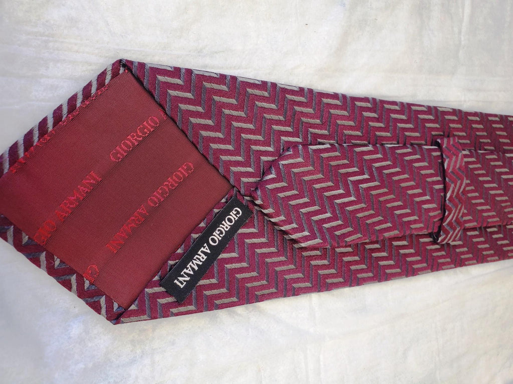 Giorgio Armani 100% Silk Men's Neck Tie Made in Italy