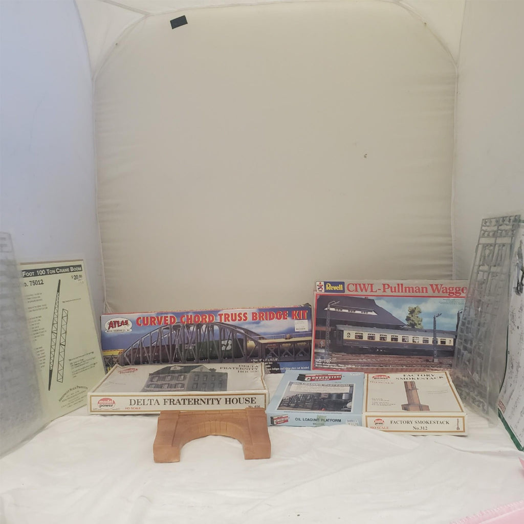 Lot of 5 HO Scale Model Kits  Atlas, Revell, Model Power, Walthers Bridge Set