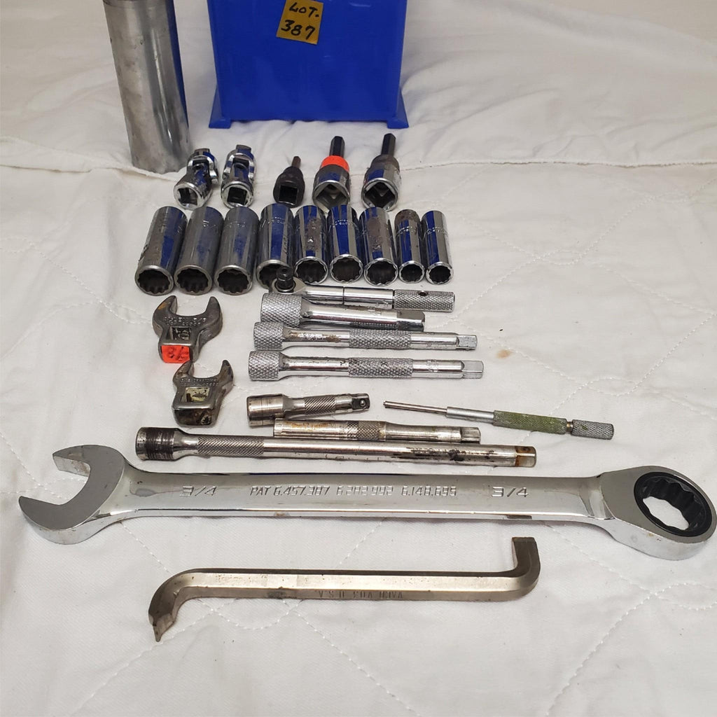 Lot of Ratcheting Wrench with Assorted Sockets Extensions Adapters LOT-387