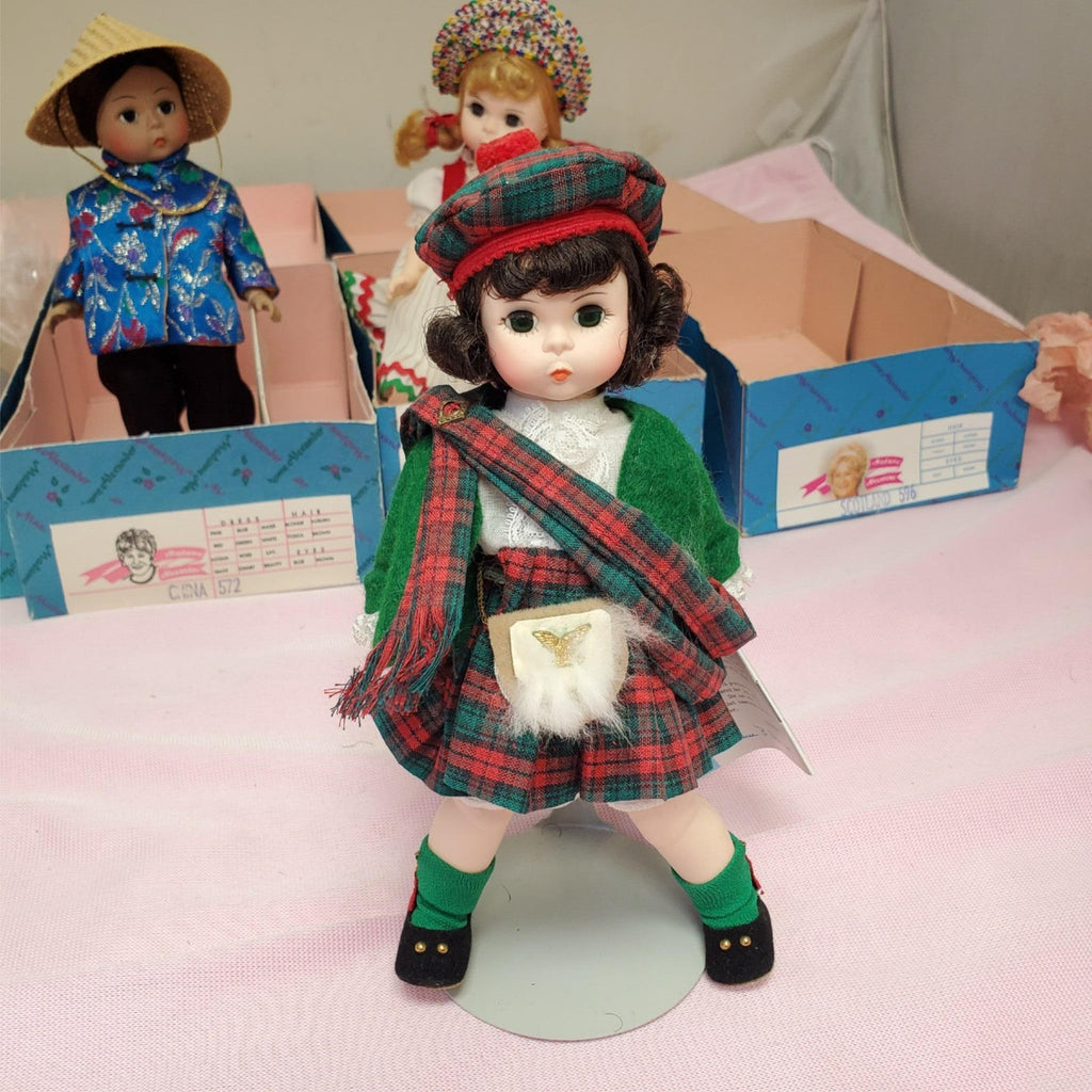 Set Of 4 Vintage Madame Alexander Miniature Showcase Series Dolls