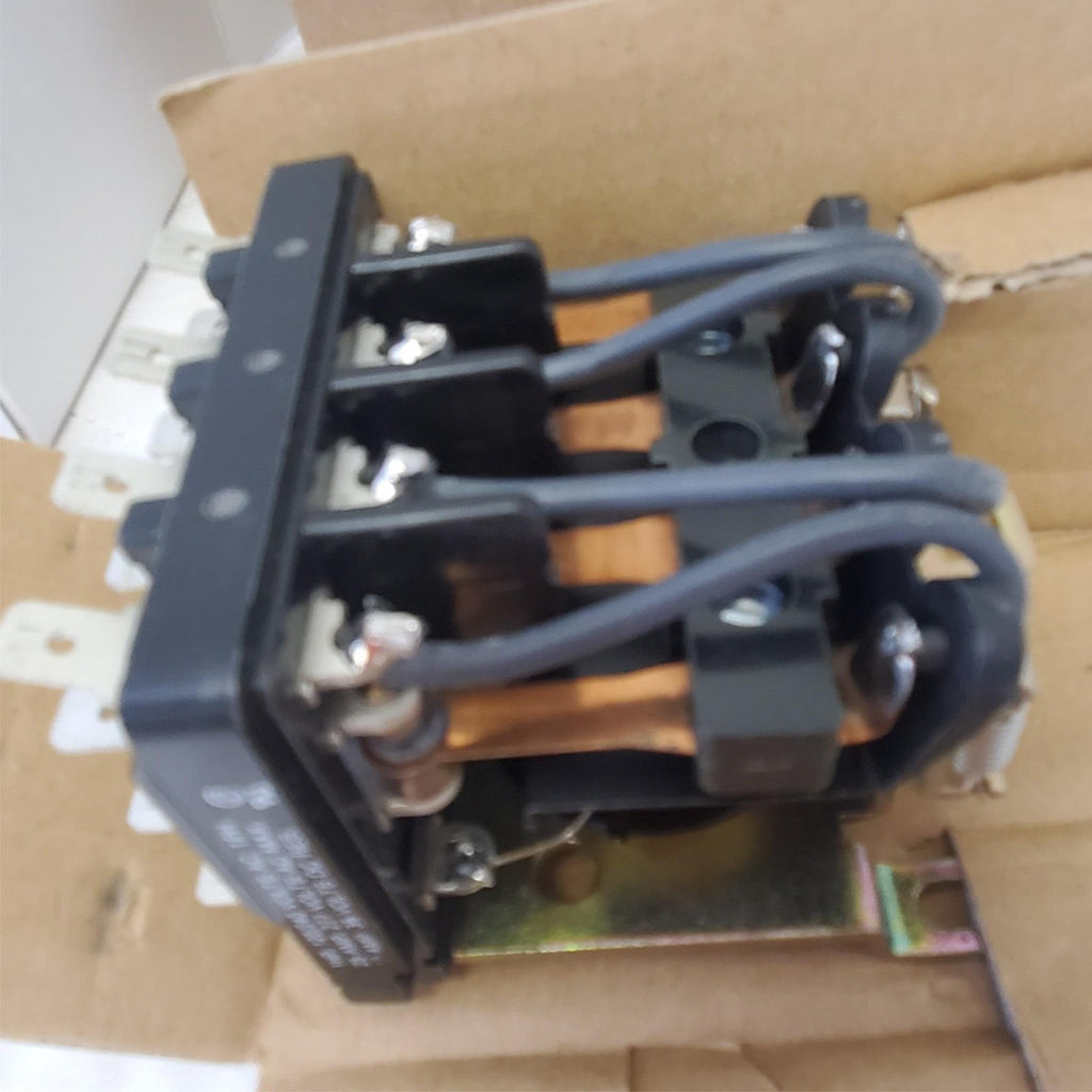 Potter & Brumfield PMT-17DY Relay 24 VDC 120/240 Volts LOT-381