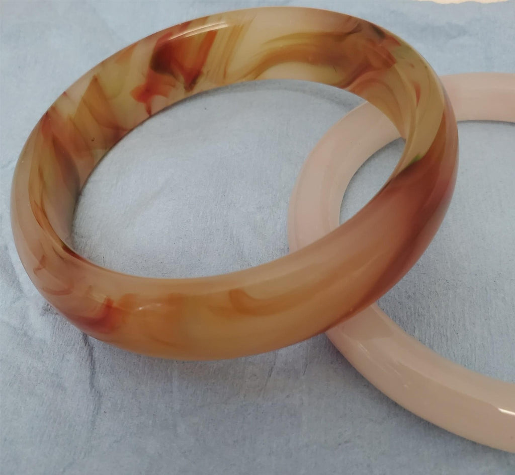 Set of 2 Natural Agate Carnelian & White Moonlight bangle