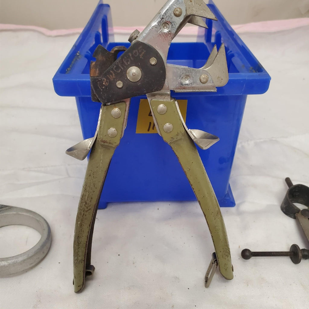 Lot of 8 Assorted Bostitch Stapler, Dividers Breaker Bar & More Tool LOT-116
