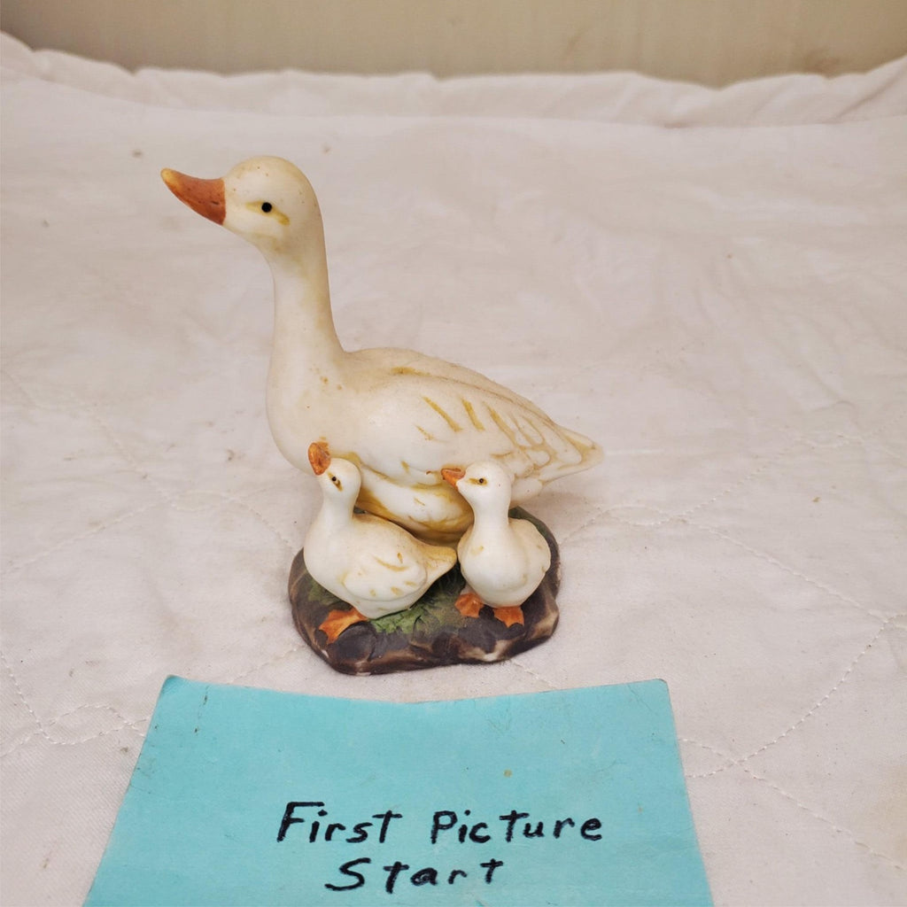 K's Collection Duck and Ducklings Ceramic Porcelain Figurine