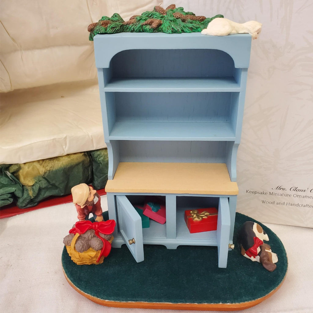 Hallmark Keepsake Ornaments Mrs. Calude Cupboard Mini Ornaments w/ Display Piece