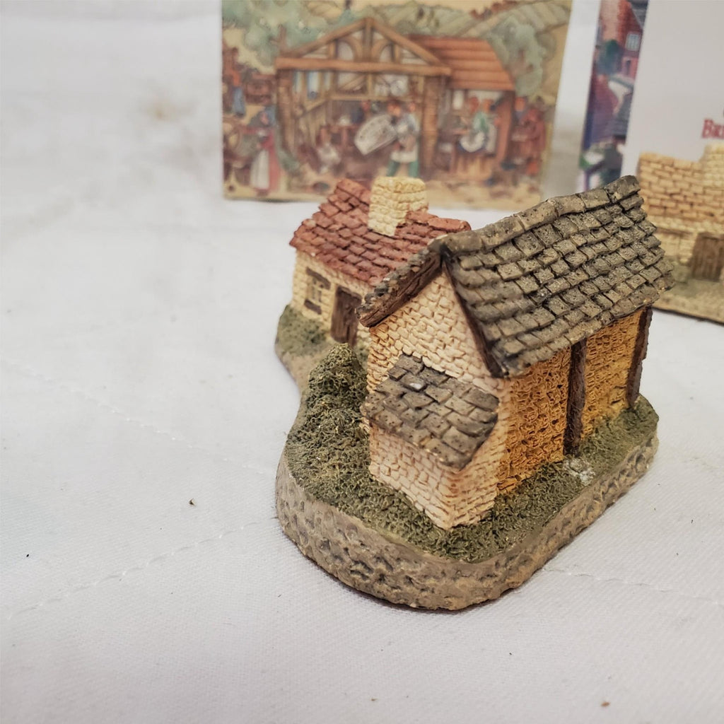 David Winter Cottages Lot of 2 Haybarn with Harvest Barn Harvest Festival Book