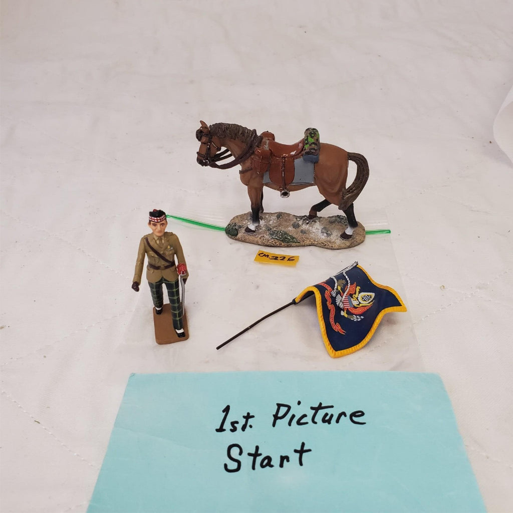 King & Country NA445 GHO Officer Marching, COSSACKS Horse & Flag CM-226