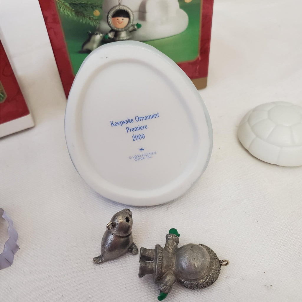 Set of 2 Hallmark Keepsake Ornament Frosty Friends #1