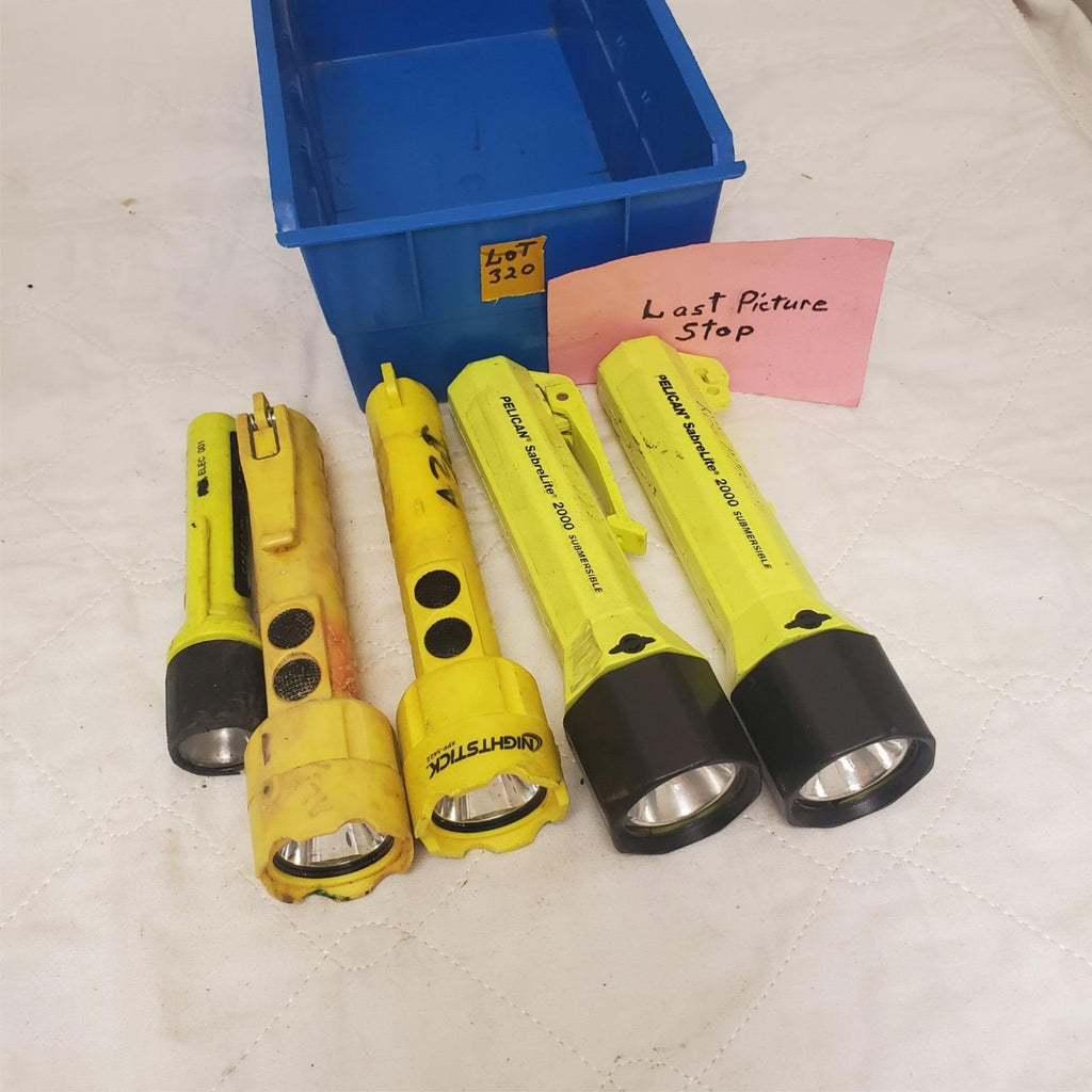 Lot of 5 Pelican SabreLite 2000 Submersible LED Flashlight & Streamlight LOT-320