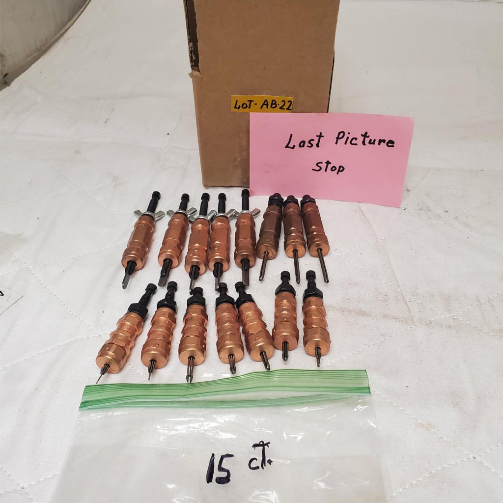 Lot of 19 Wing Nut Fasteners Clamps Wedgelock Kwik loc LOT-AB-22