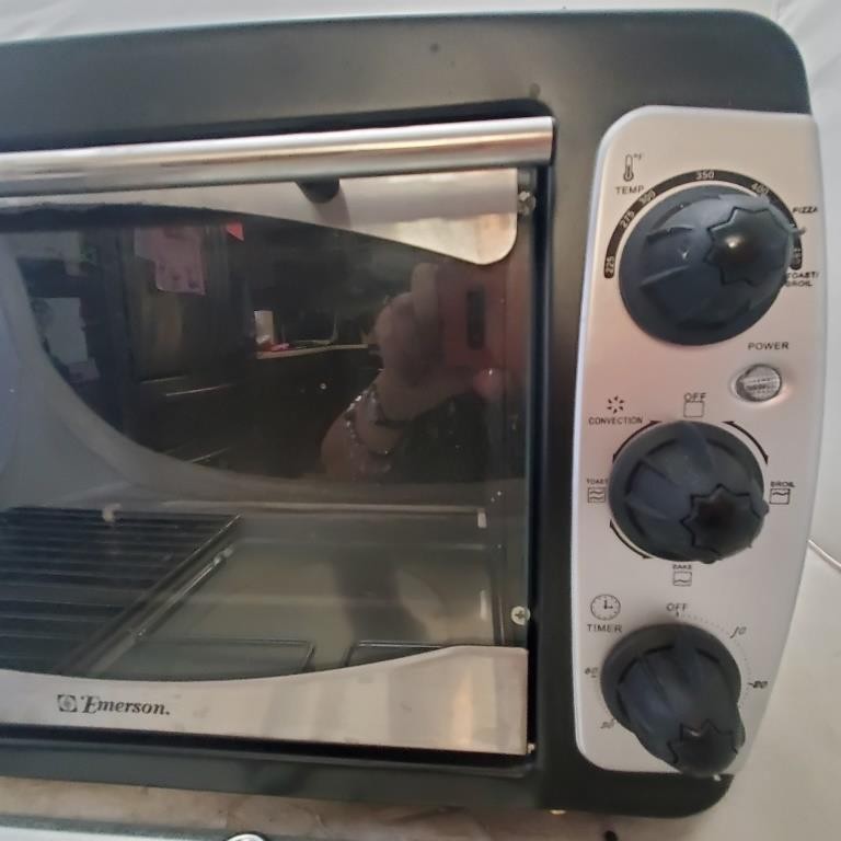 Emerson TOR23 Owners Manual 0.8 Cubic FT. Convection Toaster Oven