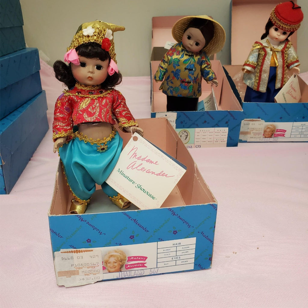 Set Of 4 Vintage Madame Alexander Miniature Showcase Series Dolls